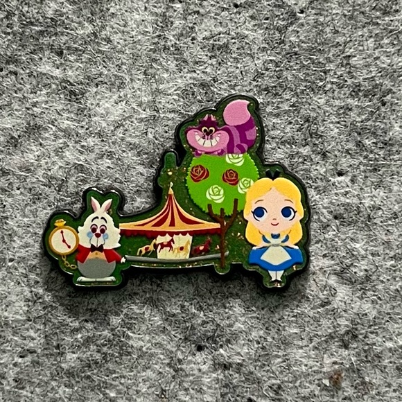 8 Pin Disney Bundle - HKDL Pin Trading Carnival, Mickey Mouse, Ariel & Flounder - Picture 5 of 9
